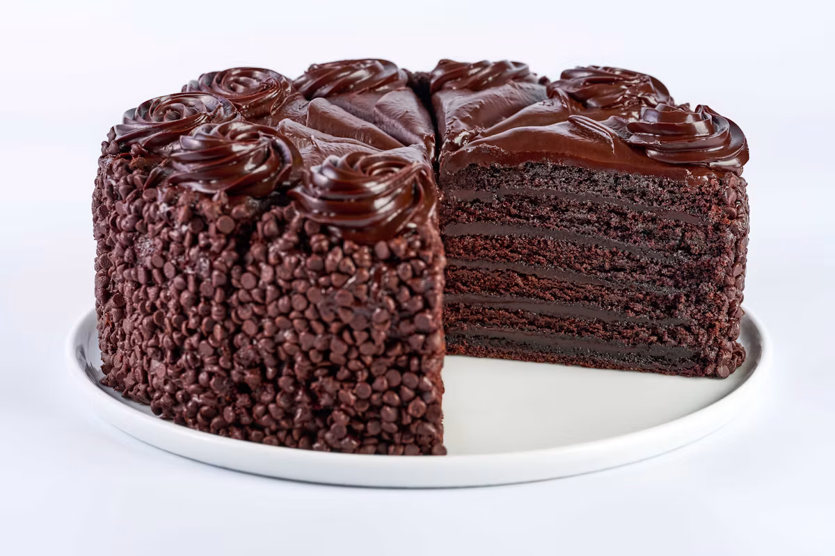10-Inch Linda’s Fudge Cake - The Cheesecake Factory Menu Prices 2026